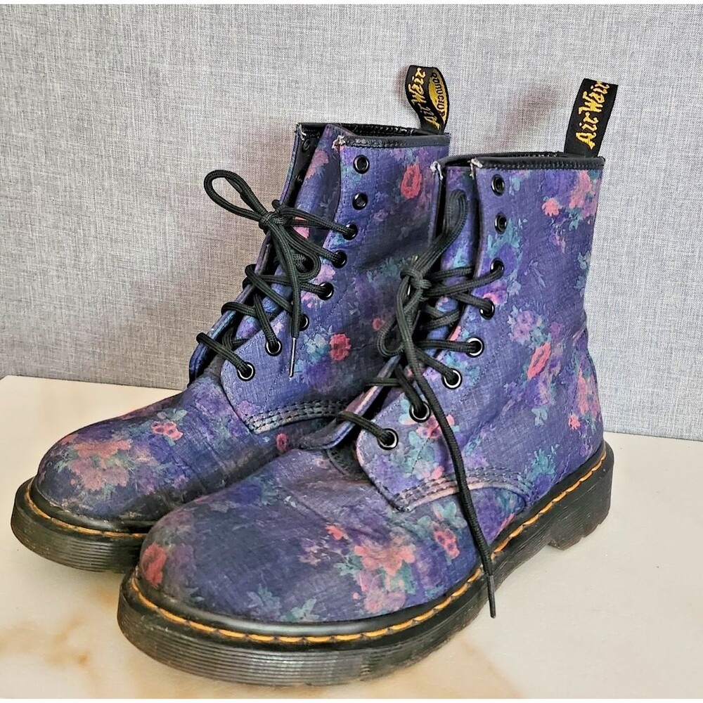 Dr. Martens Castels Airwaves Blue Denim Chambray Canvas Flower Combat Boots Sz 9